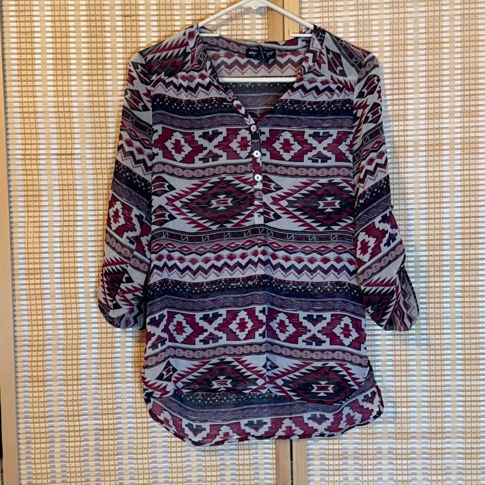 About A Girl Los Angeles Womens Small Sheer Geometric Southwestern Blouse Top